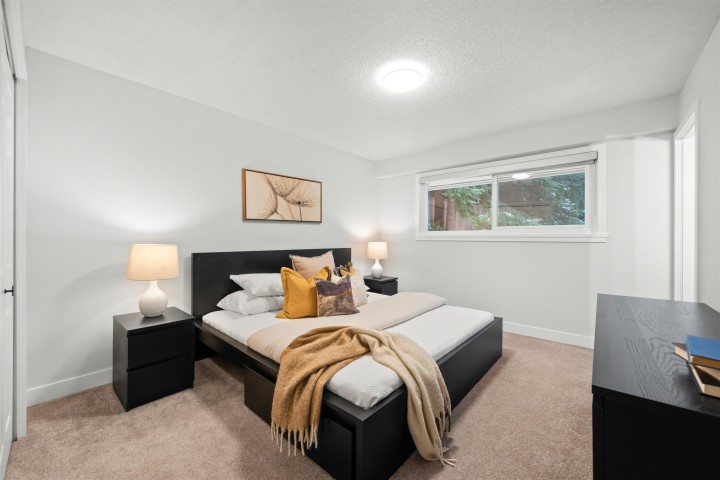 Photo 12 at 4593 Cliffmont Road, Deep Cove, North Vancouver