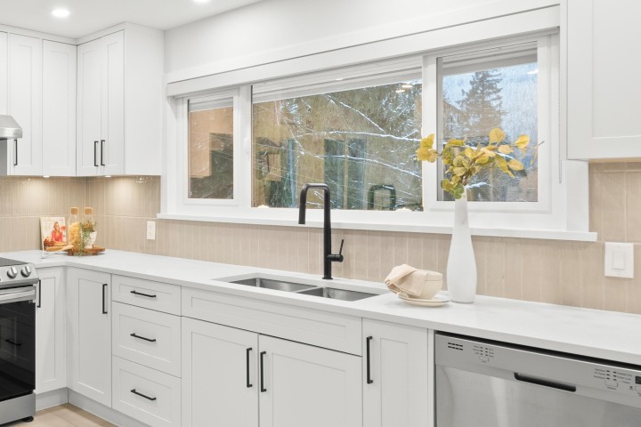 Photo 10 at 4593 Cliffmont Road, Deep Cove, North Vancouver