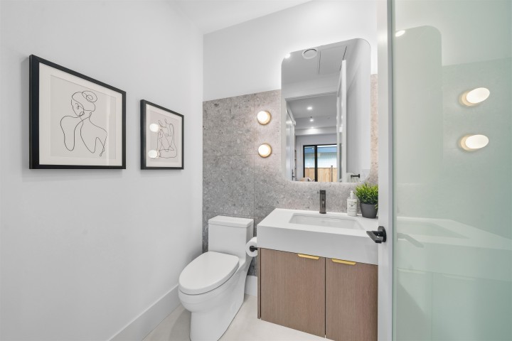 Photo 11 at 311 N Kamloops Street, Hastings Sunrise, Vancouver East