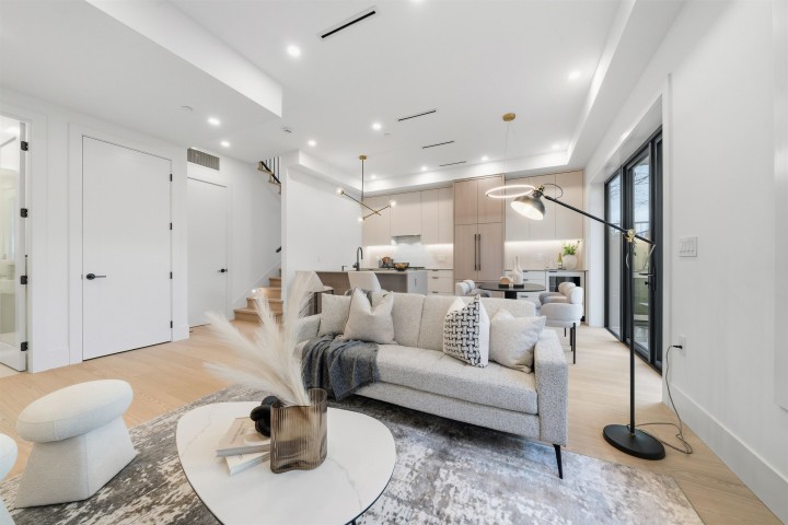 Photo 8 at 311 N Kamloops Street, Hastings Sunrise, Vancouver East