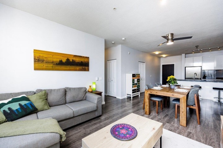 Photo 16 at 301 - 2665 Mountain Highway, Lynn Valley, North Vancouver