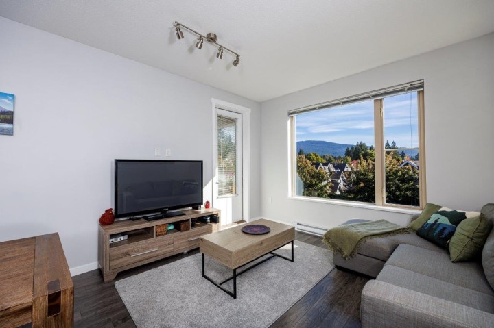 Photo 12 at 301 - 2665 Mountain Highway, Lynn Valley, North Vancouver