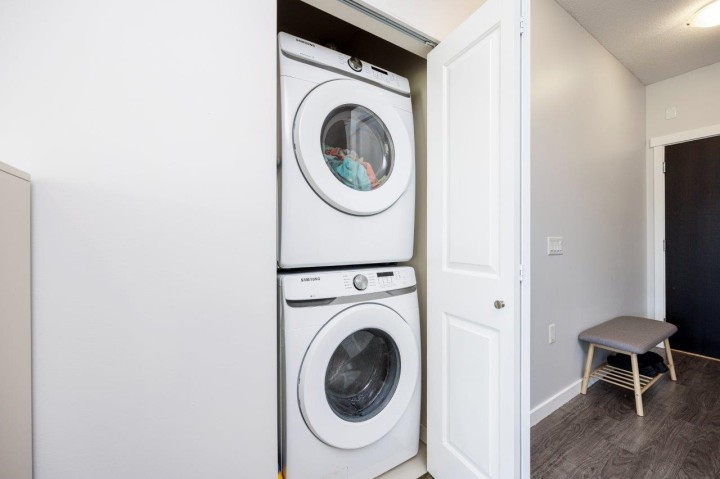 Photo 22 at 301 - 2665 Mountain Highway, Lynn Valley, North Vancouver