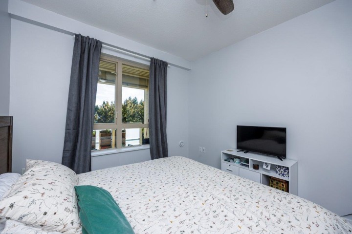 Photo 18 at 301 - 2665 Mountain Highway, Lynn Valley, North Vancouver