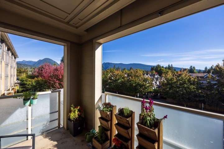 Photo 25 at 301 - 2665 Mountain Highway, Lynn Valley, North Vancouver
