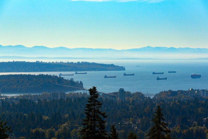 Photo 13 at 4080 St. Pauls Avenue, Upper Lonsdale, North Vancouver