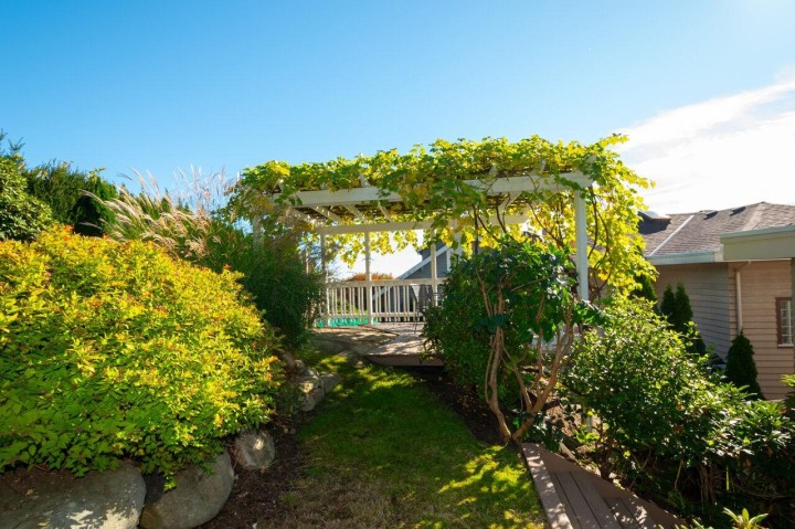 Photo 36 at 4080 St. Pauls Avenue, Upper Lonsdale, North Vancouver