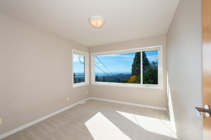 Photo 18 at 4080 St. Pauls Avenue, Upper Lonsdale, North Vancouver