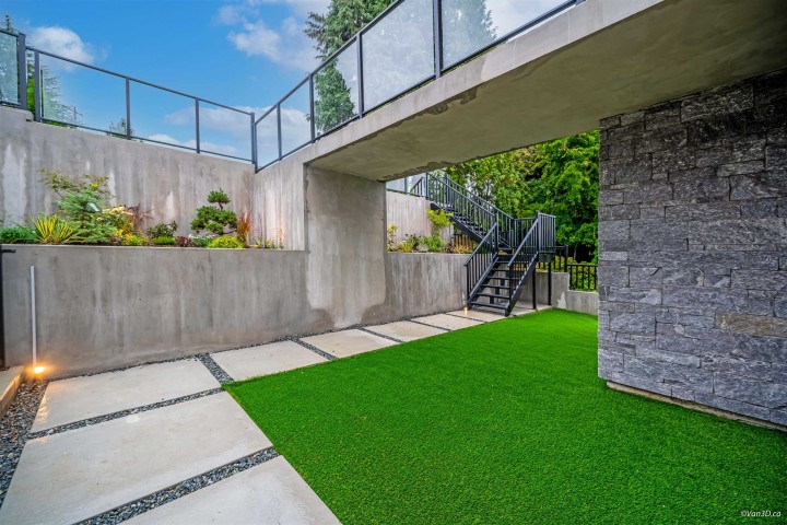 Photo 3 at 973 Adderley Street, Calverhall, North Vancouver