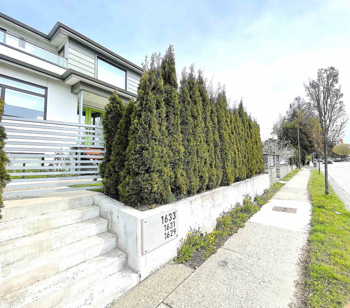 Photo 2 at 1633 Se Marine Drive, Fraserview VE, Vancouver East