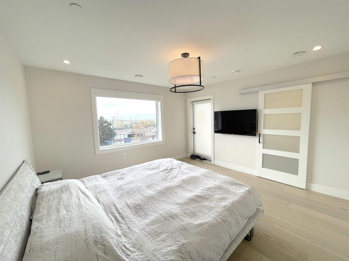 Photo 13 at 1633 Se Marine Drive, Fraserview VE, Vancouver East