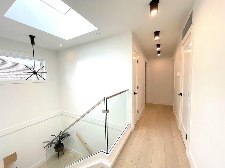 Photo 12 at 1633 Se Marine Drive, Fraserview VE, Vancouver East