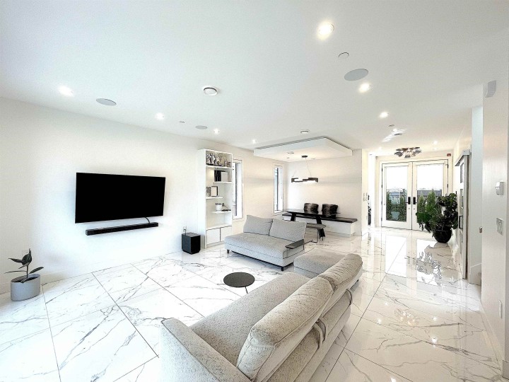 Photo 11 at 1633 Se Marine Drive, Fraserview VE, Vancouver East