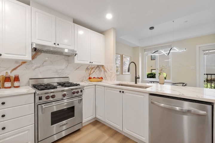 Photo 7 at 5 - 119 E 6th Street, Lower Lonsdale, North Vancouver