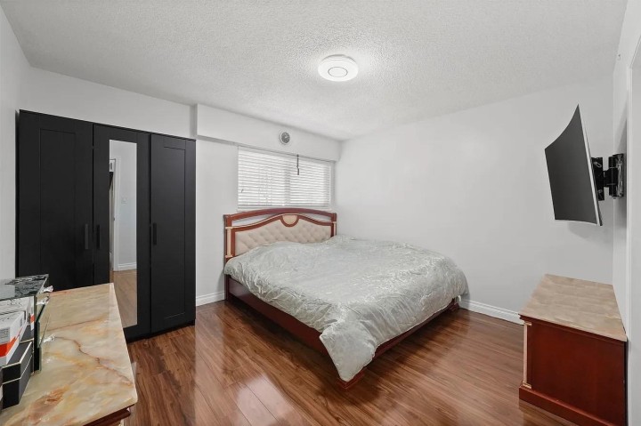 Photo 5 at 2374 E 33rd Avenue, Collingwood VE, Vancouver East