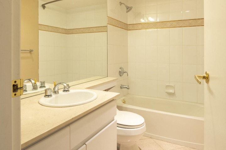 Photo 22 at 19A - 328 Taylor Way, Park Royal, West Vancouver