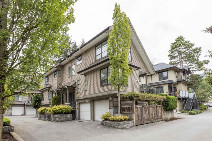 Photo 2 at 10 - 3150 Sunnyhurst Road, Lynn Valley, North Vancouver