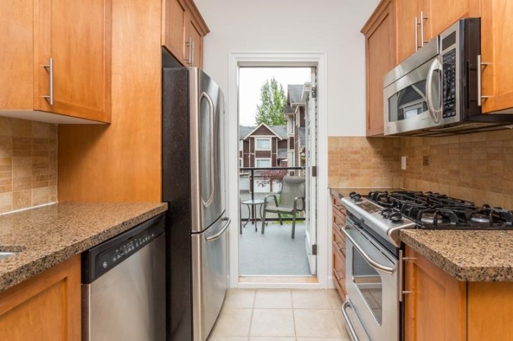 Photo 7 at 10 - 3150 Sunnyhurst Road, Lynn Valley, North Vancouver