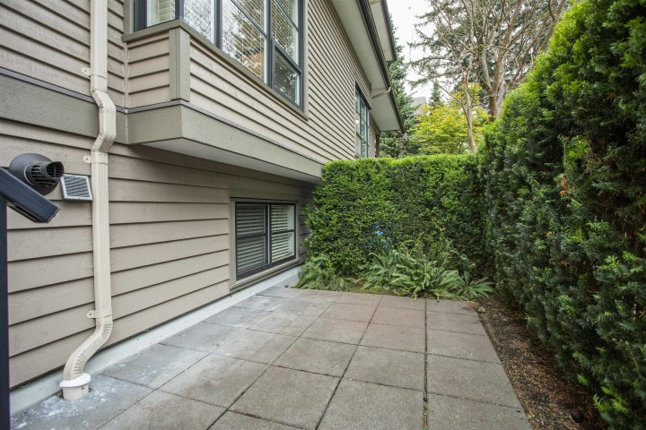 Photo 30 at 10 - 3150 Sunnyhurst Road, Lynn Valley, North Vancouver