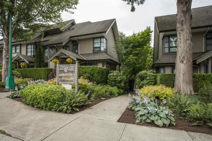 Photo 34 at 10 - 3150 Sunnyhurst Road, Lynn Valley, North Vancouver