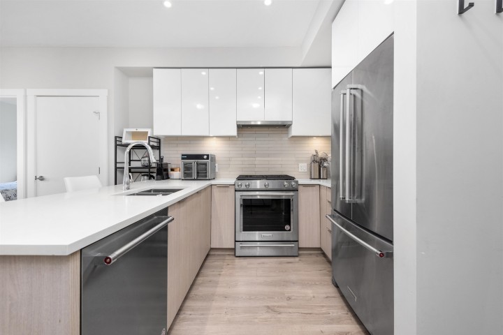 Photo 10 at 309 - 3588 Sawmill Crescent, South Marine, Vancouver East