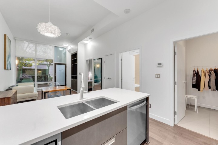 Photo 12 at 268 W 1st Avenue, False Creek, Vancouver West