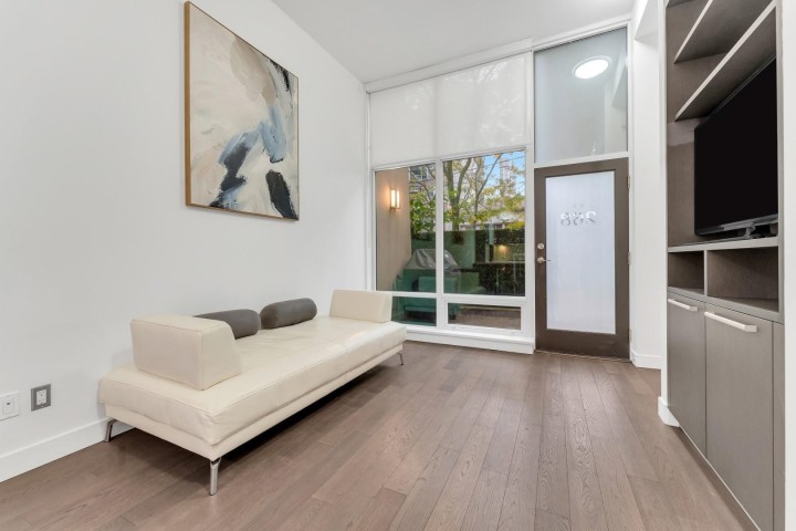 Photo 3 at 268 W 1st Avenue, False Creek, Vancouver West