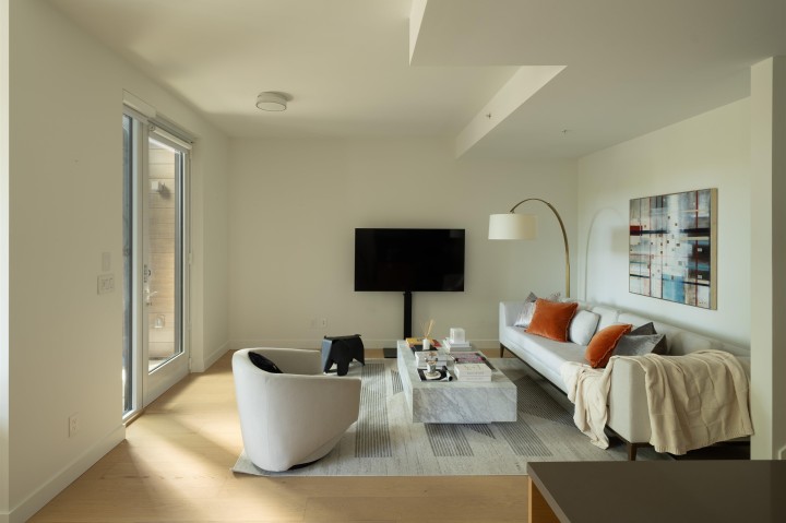 Photo 2 at 1577 W 57th Avenue, South Granville, Vancouver West