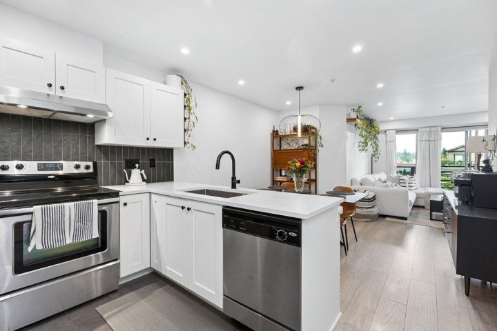 Photo 13 at 232 - 4550 Fraser Street, Fraser VE, Vancouver East