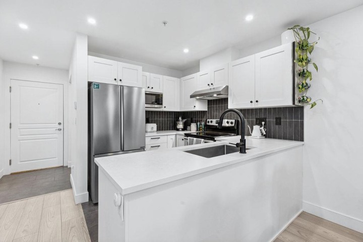 Photo 14 at 232 - 4550 Fraser Street, Fraser VE, Vancouver East