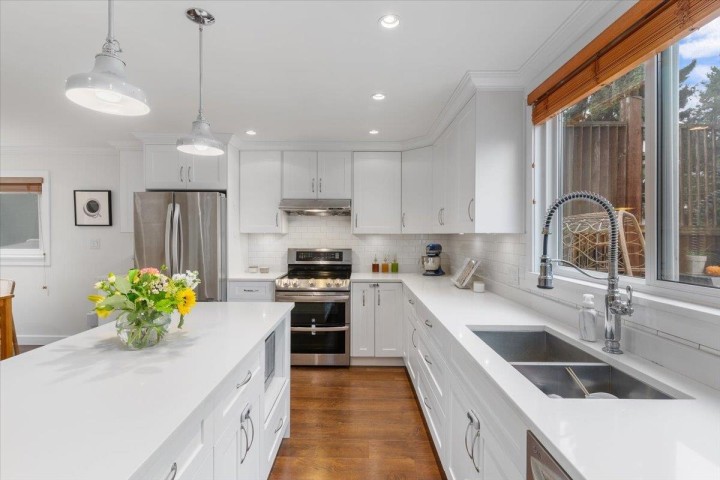 Photo 6 at 4833 Lanark Street, Knight, Vancouver East