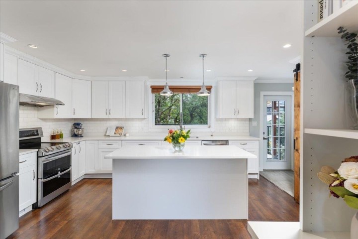 Photo 7 at 4833 Lanark Street, Knight, Vancouver East