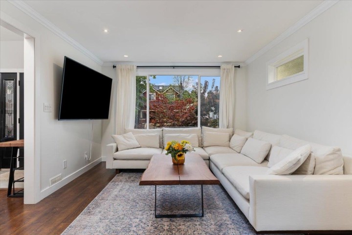 Photo 11 at 4833 Lanark Street, Knight, Vancouver East