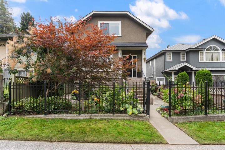 Photo 39 at 4833 Lanark Street, Knight, Vancouver East