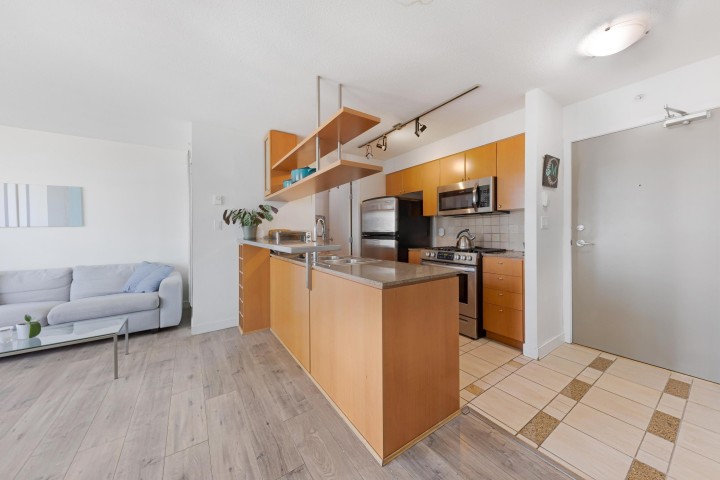 Photo 7 at 1607 - 1495 Richard Street, Yaletown, Vancouver West