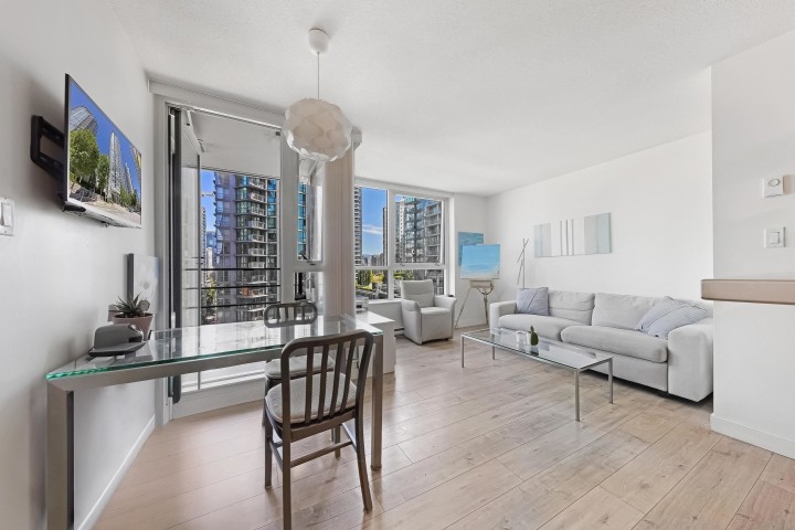 Photo 3 at 1607 - 1495 Richard Street, Yaletown, Vancouver West