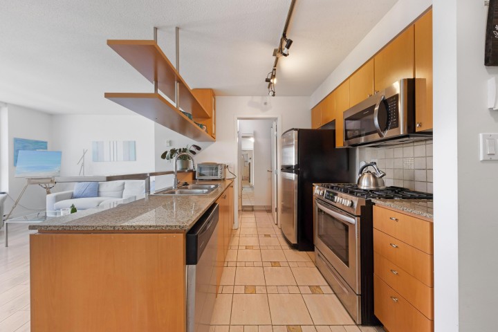 Photo 10 at 1607 - 1495 Richard Street, Yaletown, Vancouver West