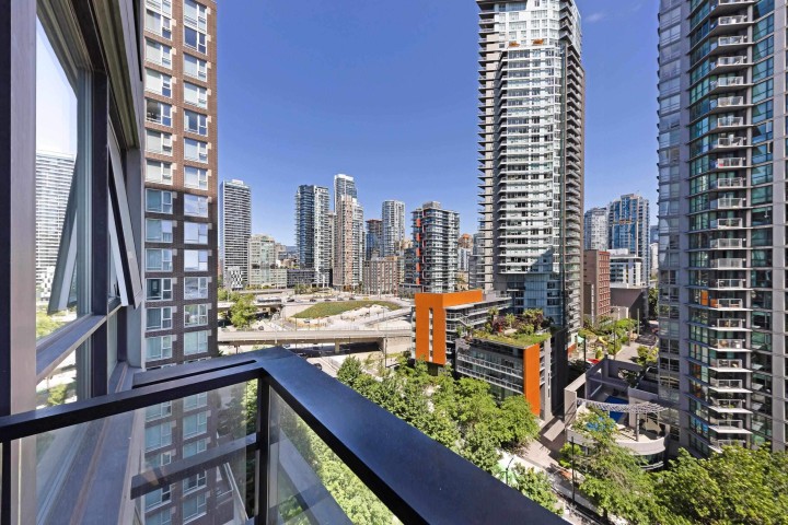 Photo 14 at 1607 - 1495 Richard Street, Yaletown, Vancouver West