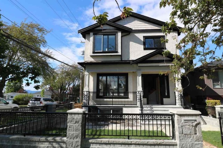 Photo 1 at 3101 E 46th Avenue, Killarney VE, Vancouver East