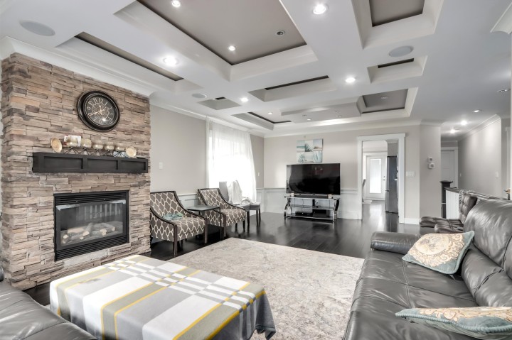 Photo 4 at 8363 Victoria Drive, South Marine, Vancouver East