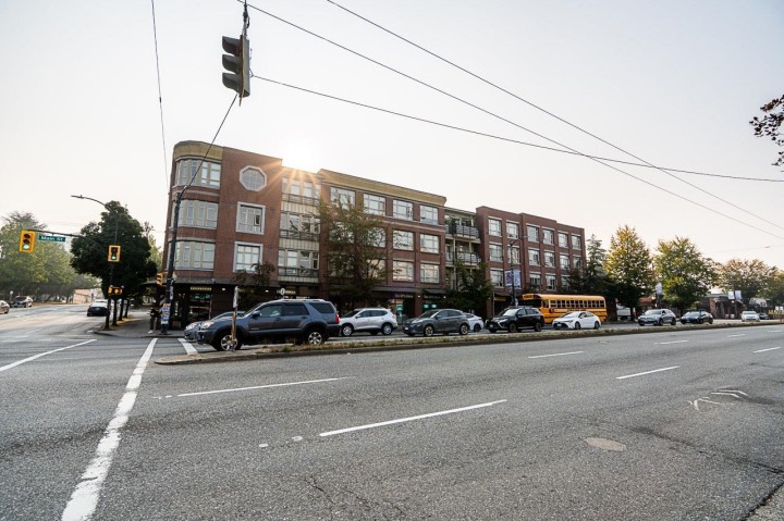 Photo 2 at 303 - 2828 Main Street, Mount Pleasant VE, Vancouver East