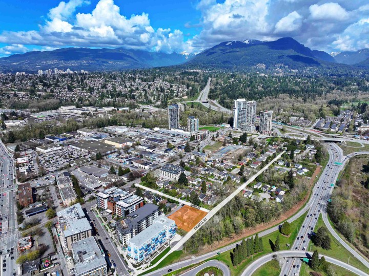 Photo 3 at 1583 Bond Street, Lynnmour, North Vancouver