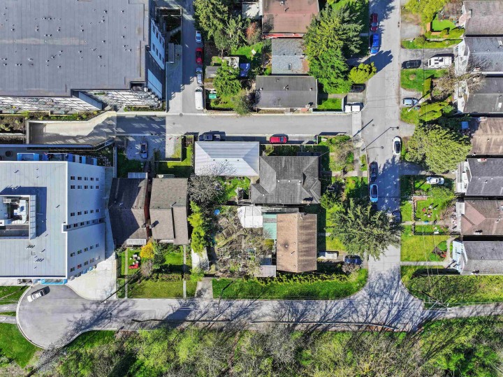 Photo 9 at 1583 Bond Street, Lynnmour, North Vancouver