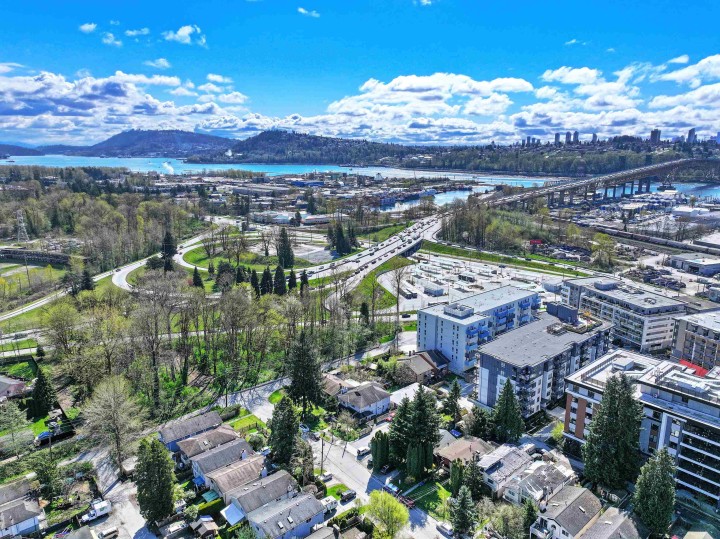 Photo 8 at 1583 Bond Street, Lynnmour, North Vancouver