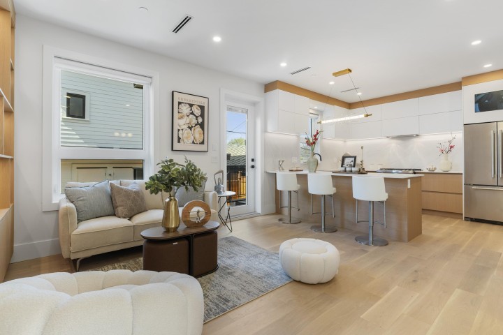 Photo 10 at 2 - 1243 Nootka Street, Renfrew VE, Vancouver East