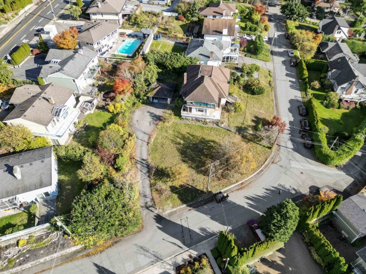 Photo 7 at 404 Somerset Street, Upper Lonsdale, North Vancouver