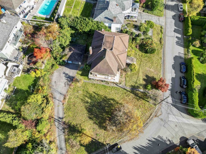 Photo 8 at 404 Somerset Street, Upper Lonsdale, North Vancouver