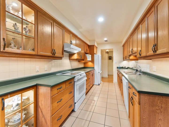 Photo 4 at 201 - 1695 W 10th Avenue, Fairview VW, Vancouver West