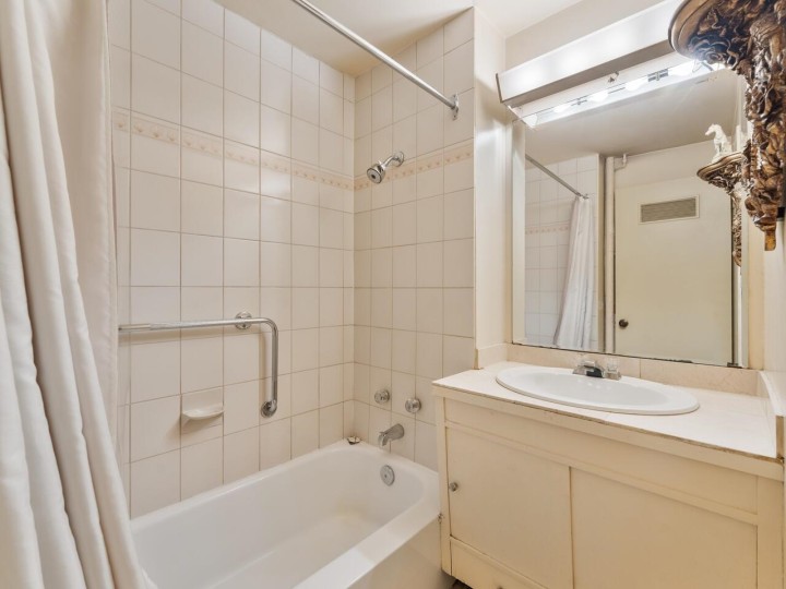 Photo 21 at 201 - 1695 W 10th Avenue, Fairview VW, Vancouver West