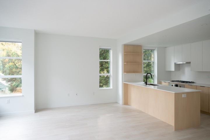 Photo 2 at 211 - 2045 Heritage Park Lane, Seymour NV, North Vancouver